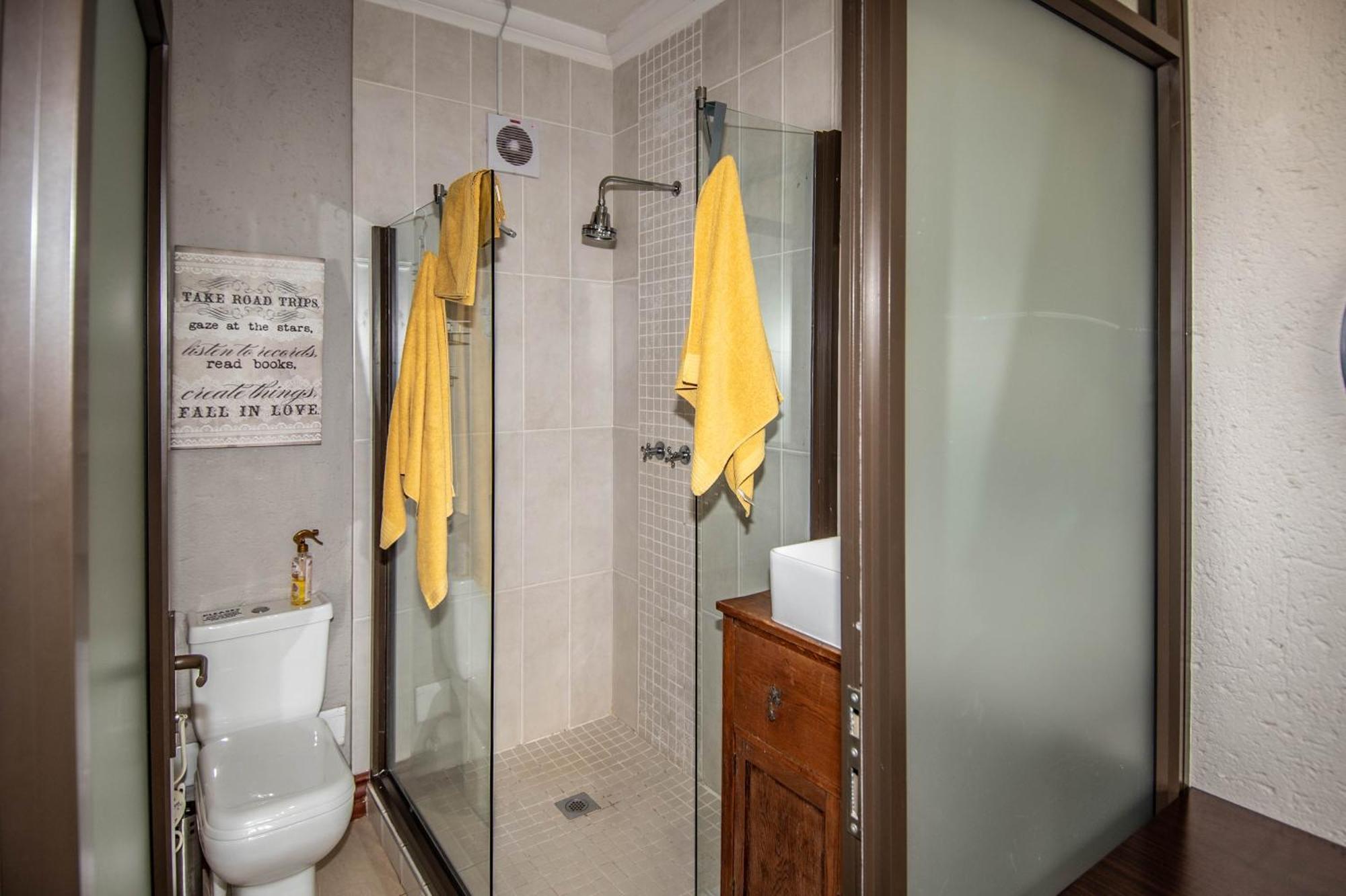 7 Saint Andrew Hotell White River Exteriör bild