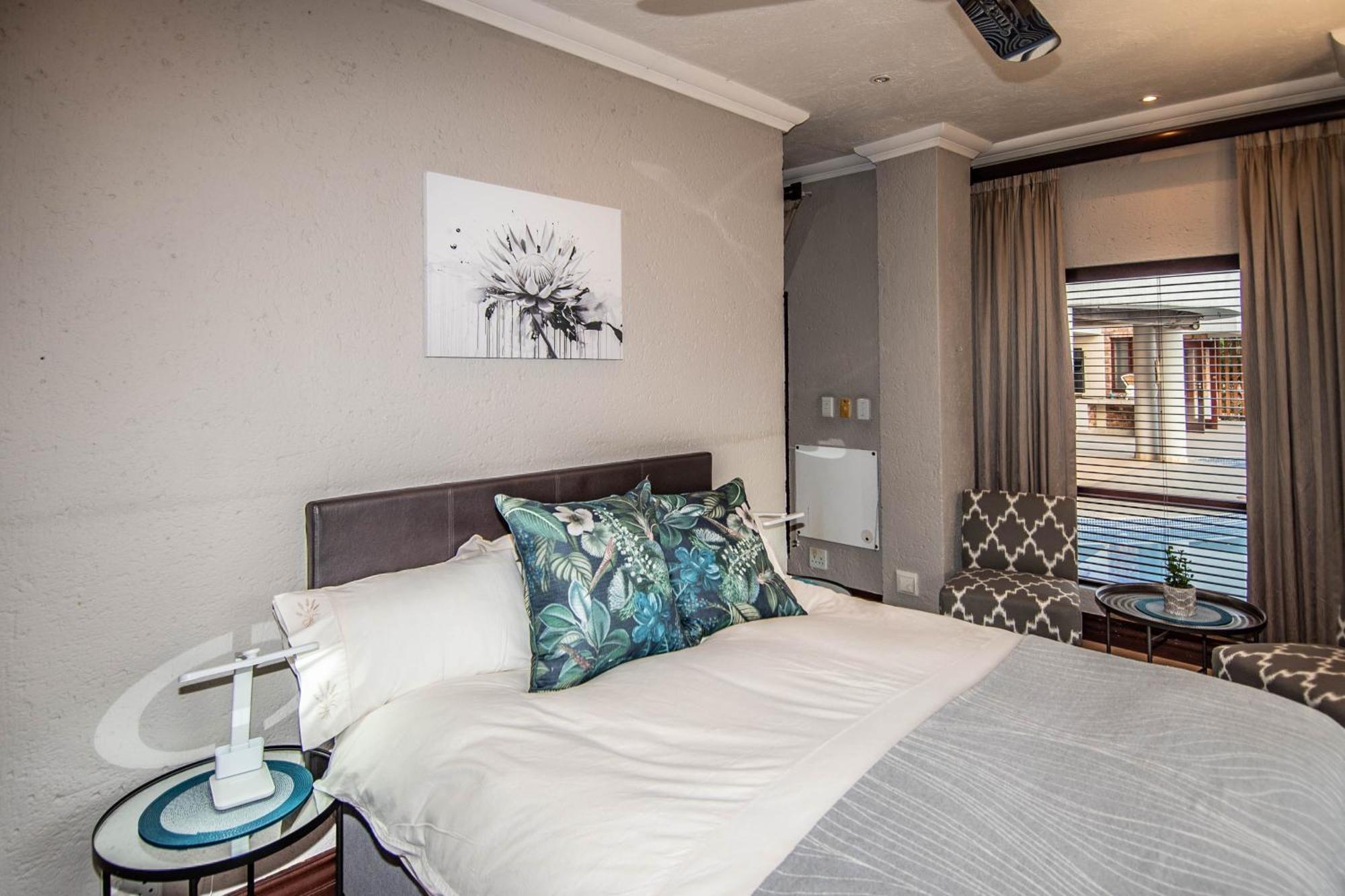 7 Saint Andrew Hotell White River Exteriör bild