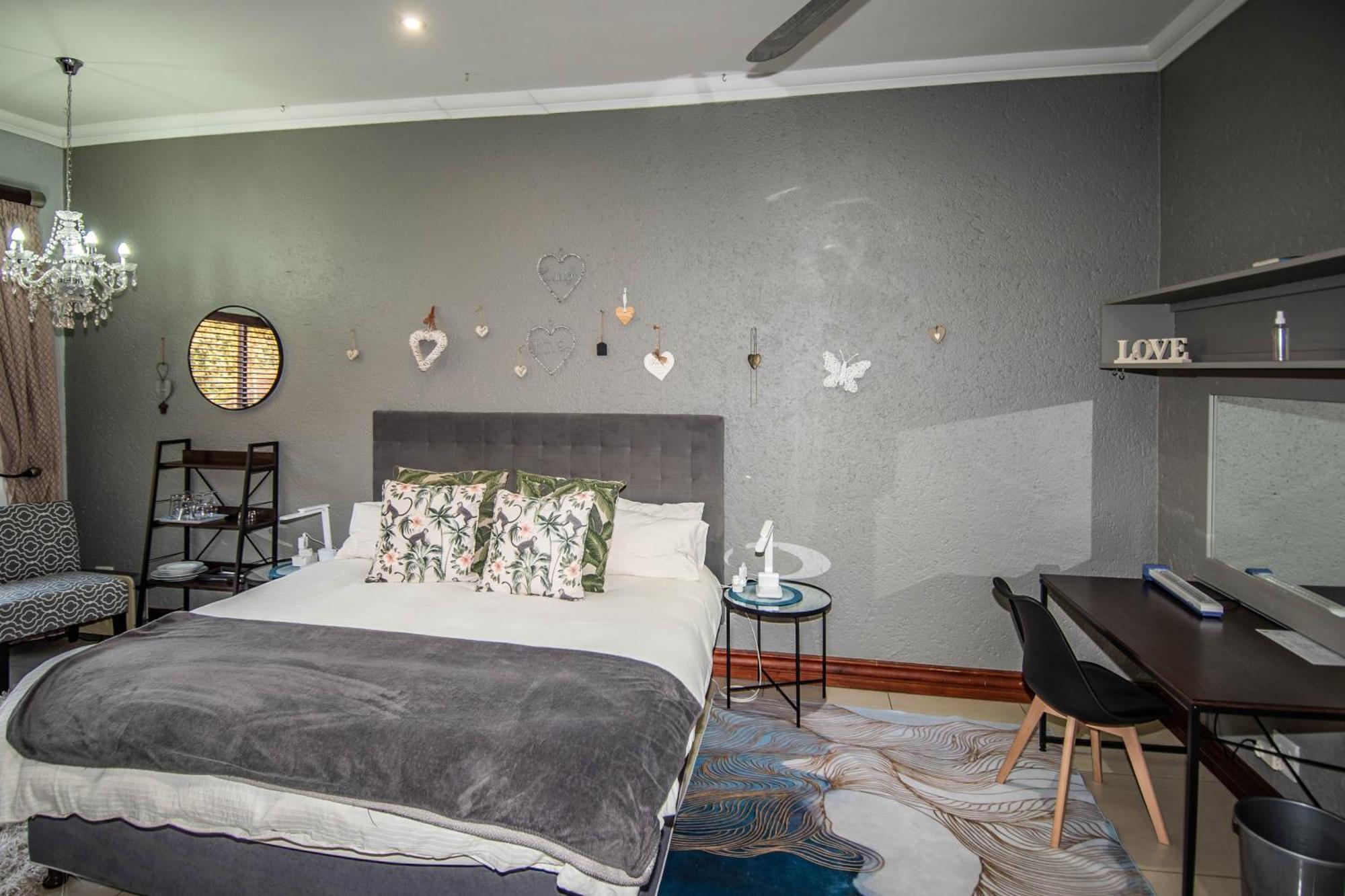 7 Saint Andrew Hotell White River Exteriör bild